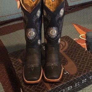 Women’s black square toe cowboy boots